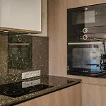 아파트 Hermitage Homes Tds *