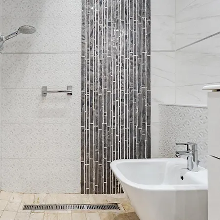 Apartment Hermitage Homes Tds